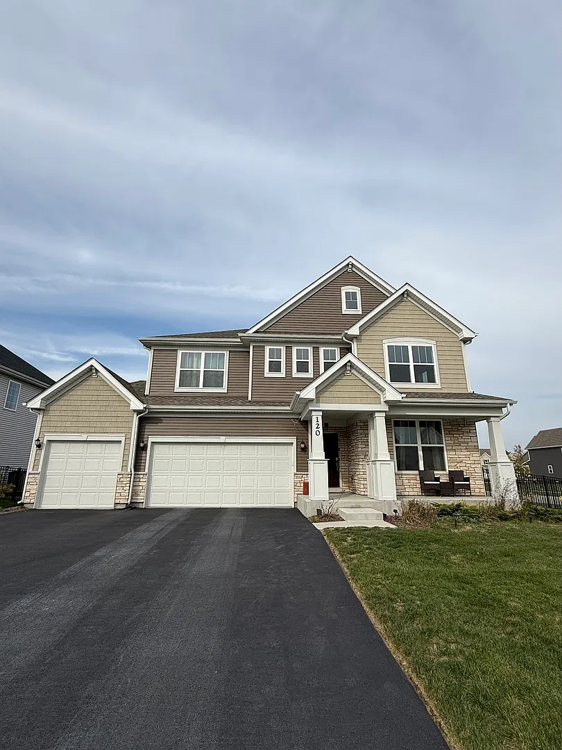 5 bed, 2760 sqft, $3,700 — Photo 1