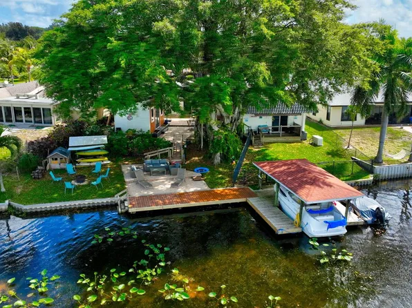 6647 Paul Mar Dr, Lake Worth, FL 33462