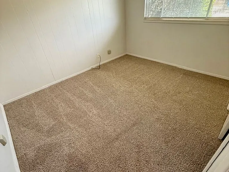 594 Florosa Ct — Photo 3