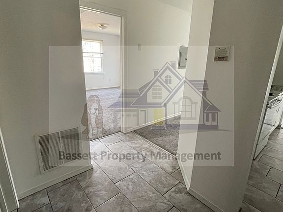 4th image of 30 Stoneycrest Dr APT 24