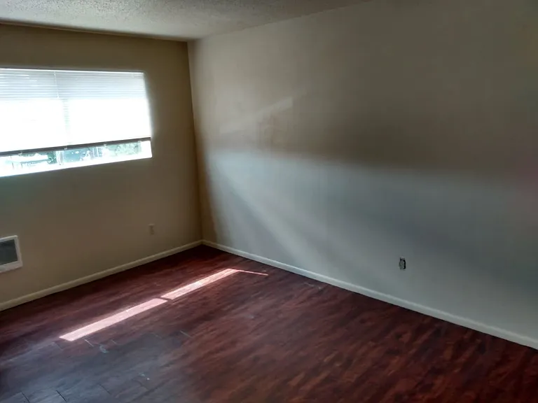 220 N 4th St #19 — Photo 6
