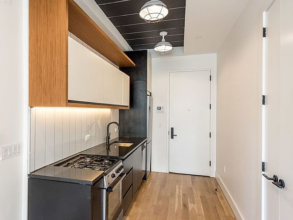 3rd image of 1409 Fulton St APT 4C