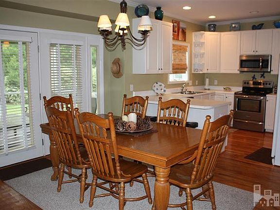 4th image of 1002 Primivera Court