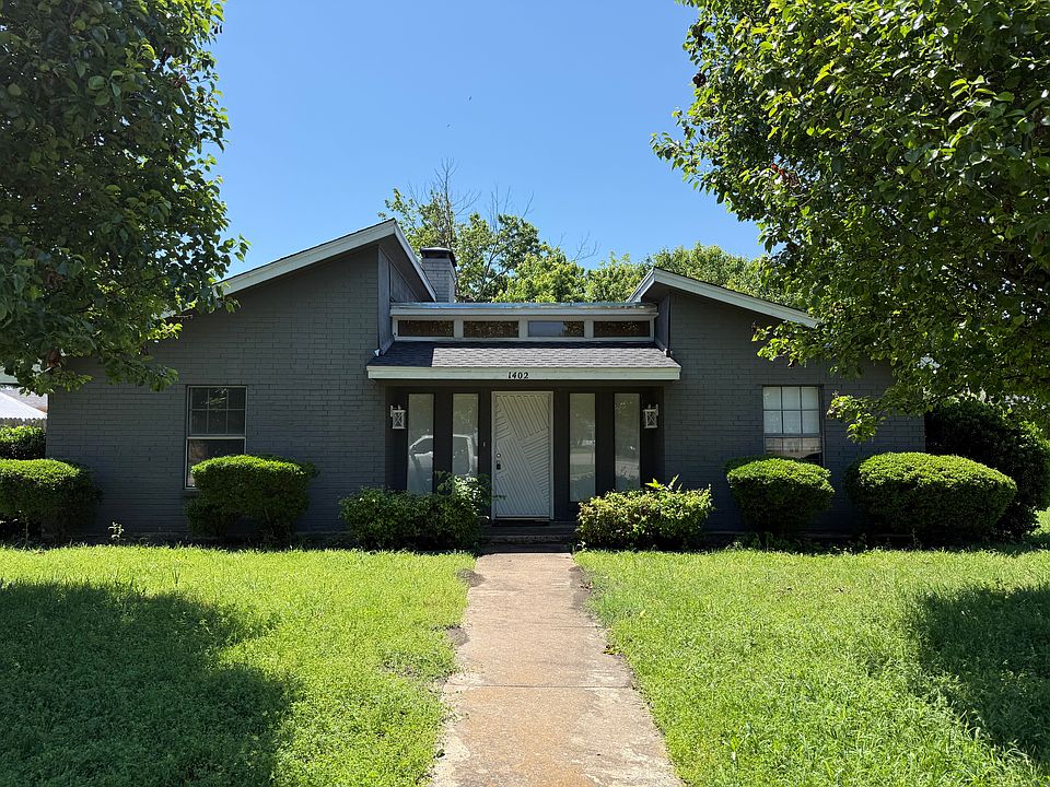 1st image of 1402 E Marseille Ln