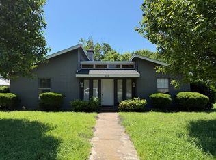 1402 E Marseille Ln, Sherman, TX 75090
