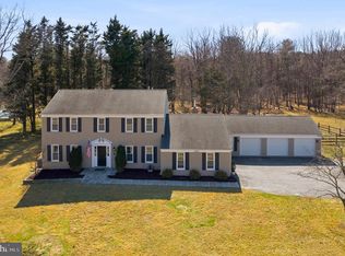 5700 Lake Christopher Dr, Rockville, MD 20855