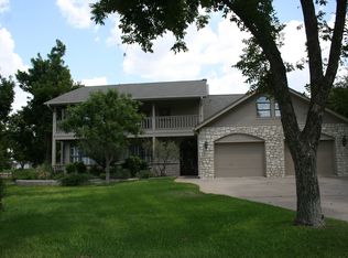 330 Colonial St, Meadowlakes, TX 78654