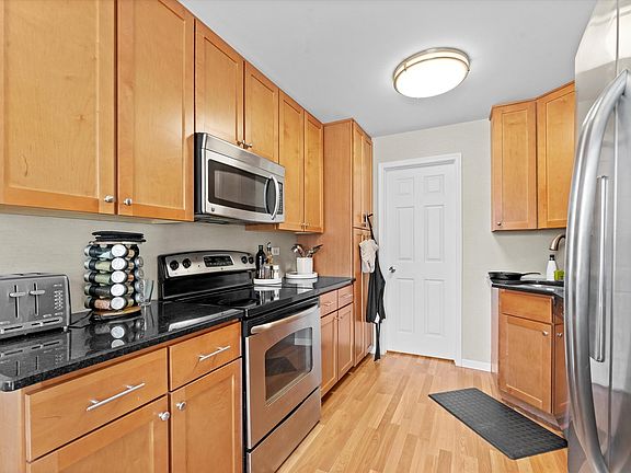 5th image of 9064 Archer Ave