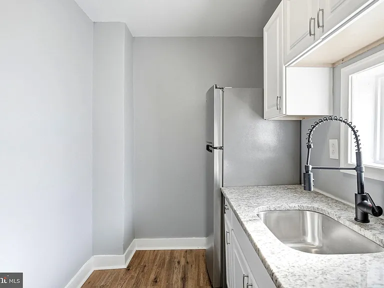 1631 S Etting St — Photo 11