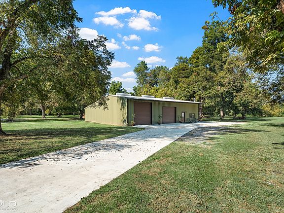 3rd image of 80 River Walk Dr