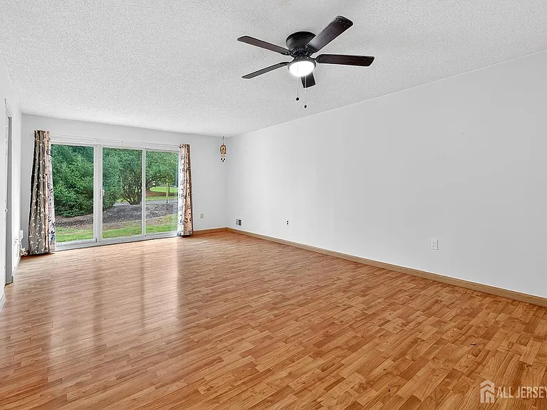 134 Pear Tree Ln — Photo 7