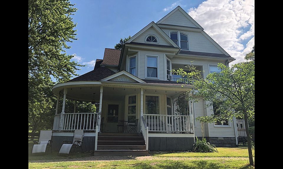 1st image of 850 Glen Ave