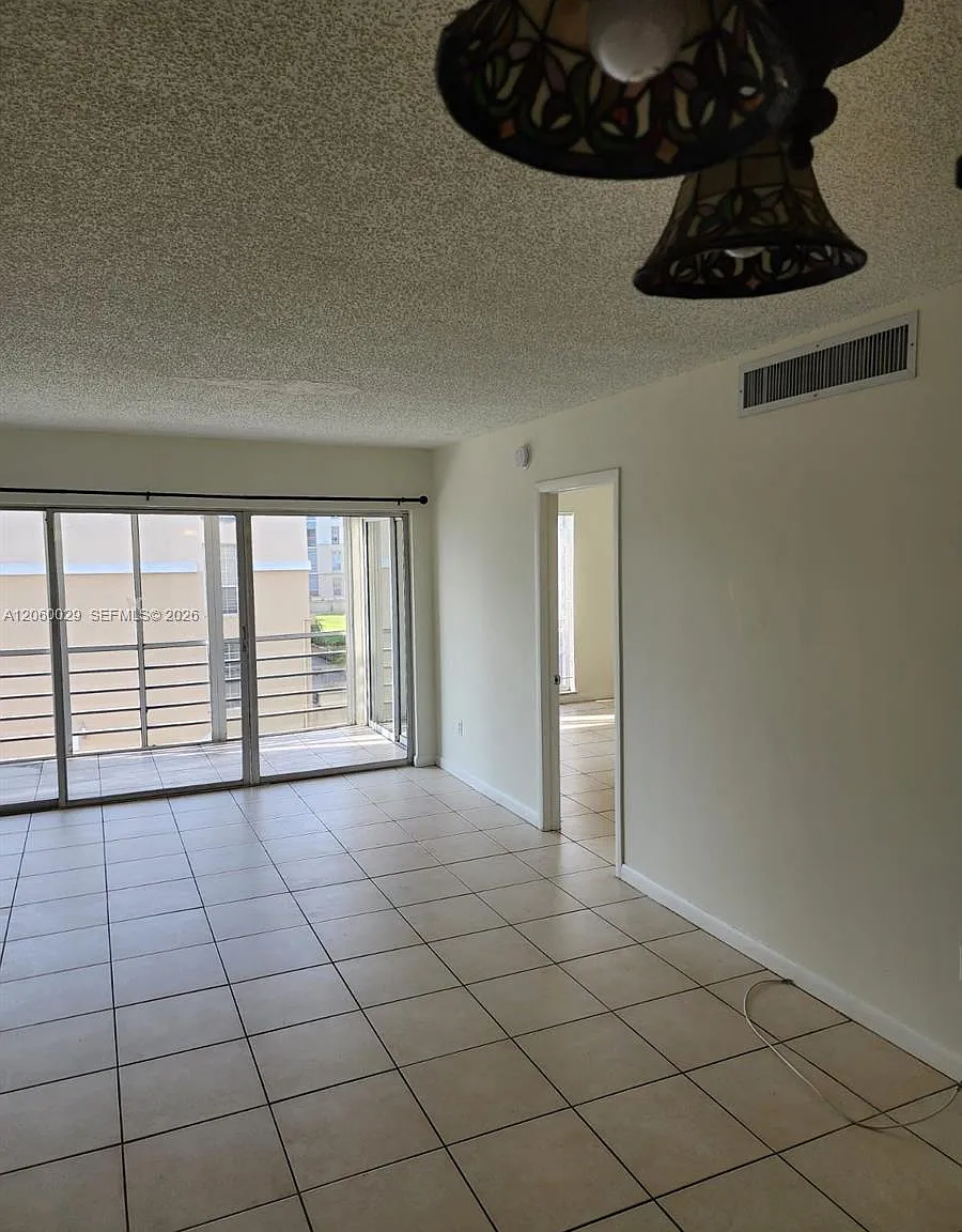 French Villas Condo — Photo 4