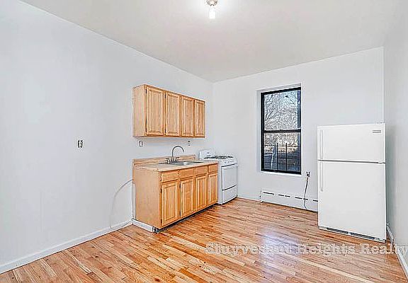 2nd image of 505 Lafayette Ave #1L