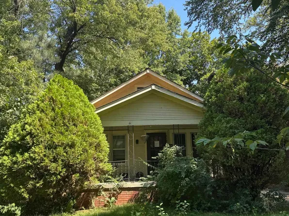 318 N 16th St, Junction City, KS 66502