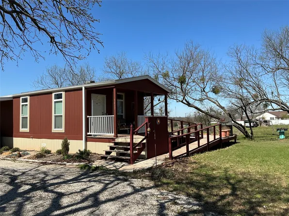 1017 W Ross Ave, De Leon, TX 76444