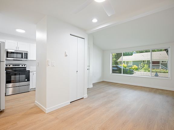 2nd image of 865 2nd Ave NW #1B-1Ba-650Sqft