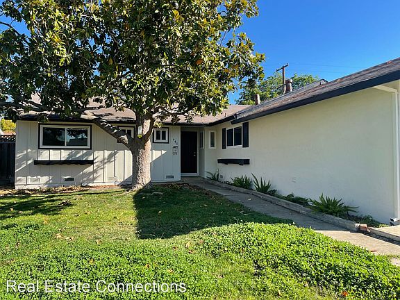 2nd image of 440 Casa View Dr