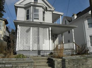 219 W 2nd St, Waynesboro, PA 17268