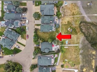 182 Marina Bay Ct, Sylvan Lake, AB T4S 1E9
