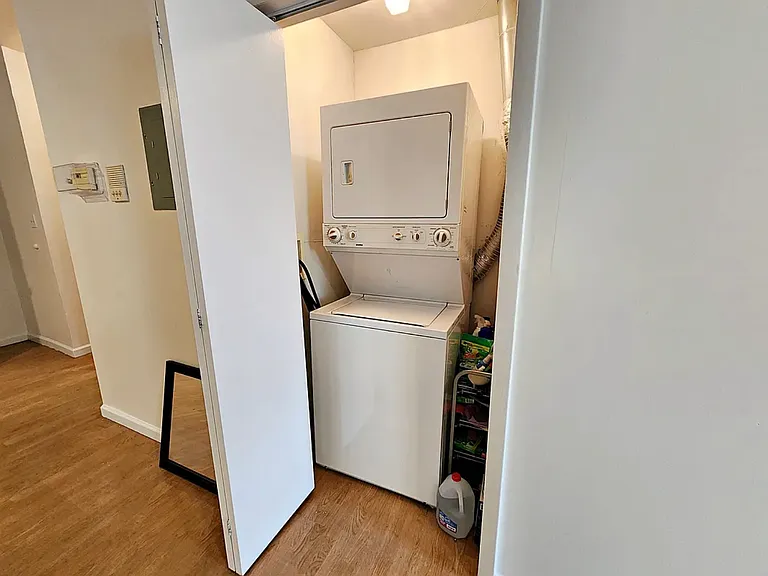 136 Bedford Ave #2 — Photo 4