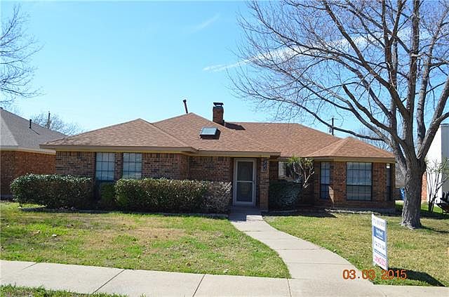 1st image of 702 Flagstone Way