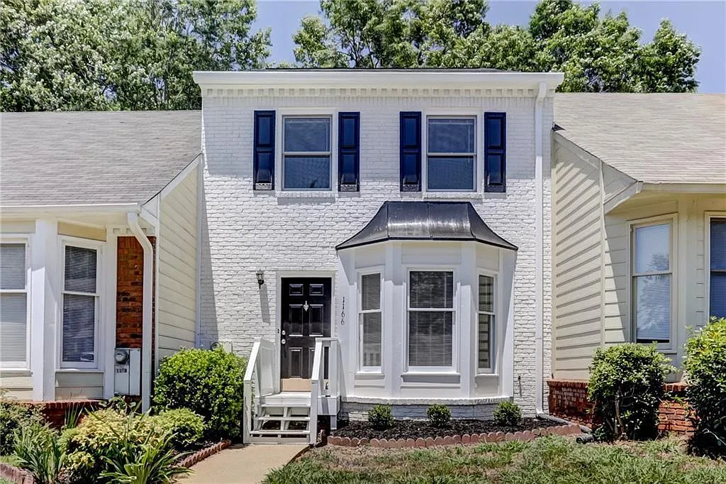 2 bed, 2.5 bath, 1292 sqft, $2,200 — Photo 1