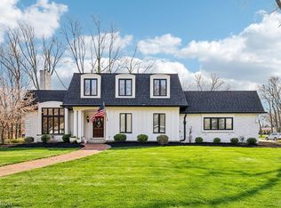 3903 N Valley Dr, Fairview Park, OH