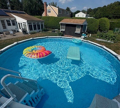 5th image of 4 Steep Road