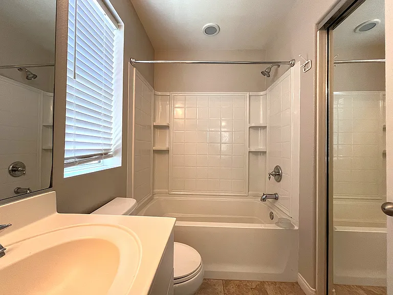 820 Harbor Cliff Way #260 — Photo 7