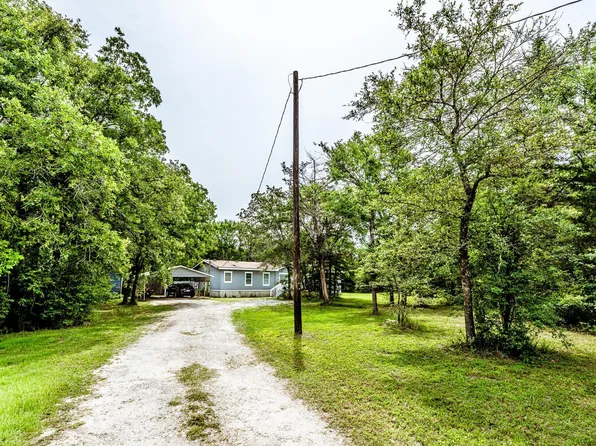 66 Horseshoe Lake Rd, Huntsville, TX 77320