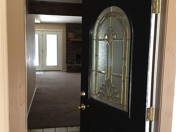 3rd image of 1326 Woodbriar Ln