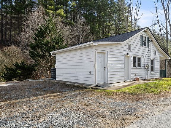 5th image of 336 Willowdale Church Road