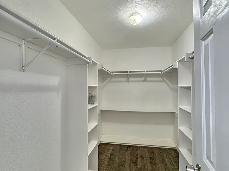 14410 Mangold Ln — Photo 18