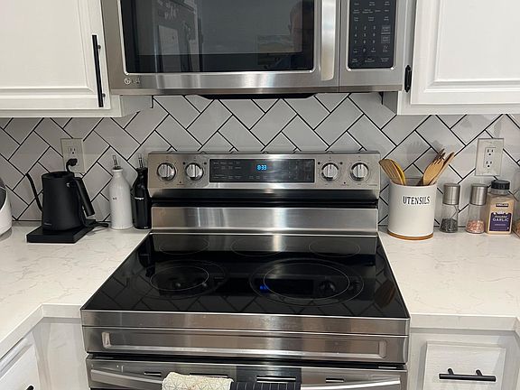 5th image of 4651 Pico St APT 207