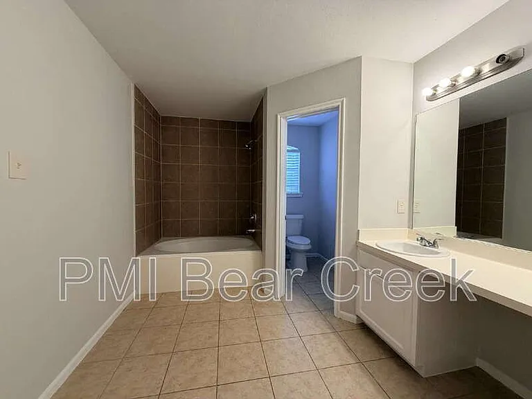 6407 Waldron Dr #B — Photo 18