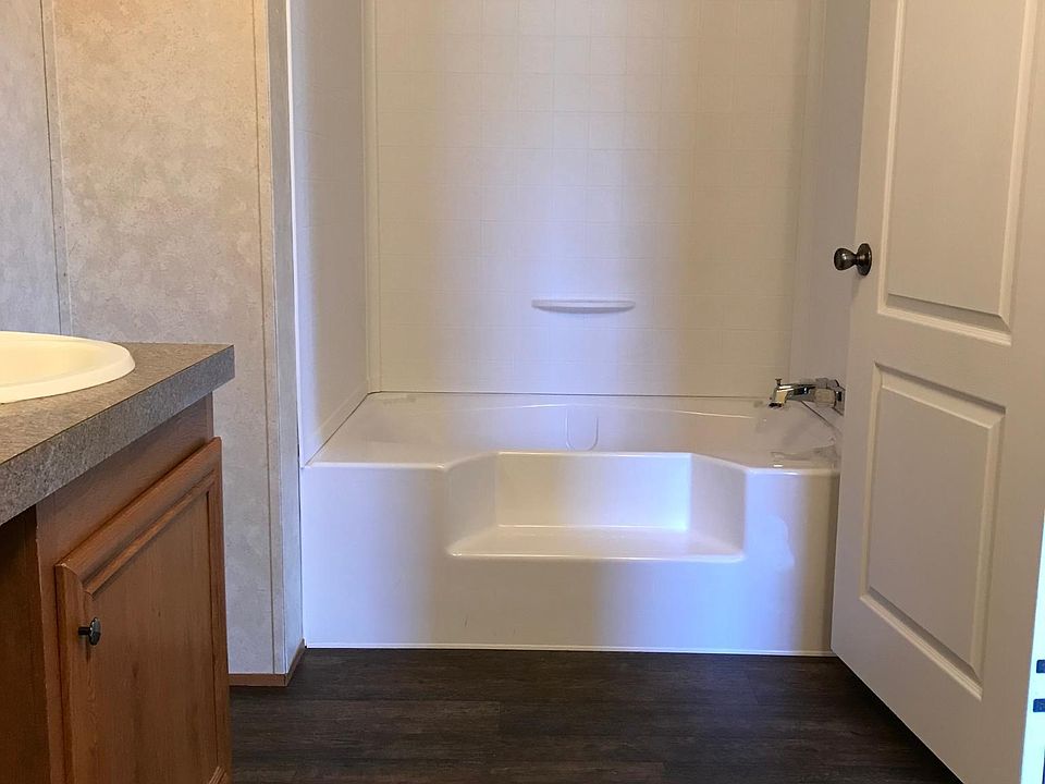 2nd image of 128 Stonewood Valley Ln
