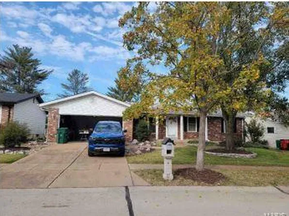 2829 Gladwood Dr, Saint Louis, MO 63129