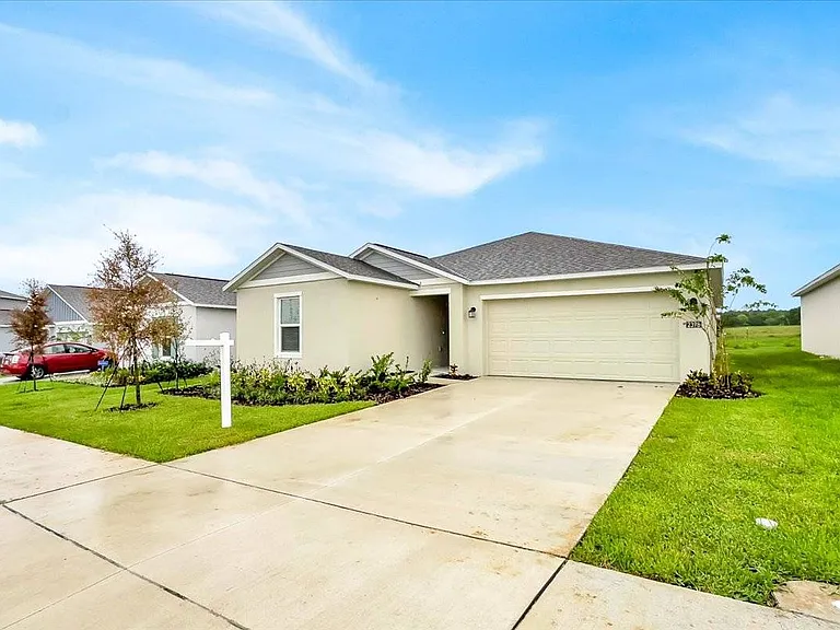 2398 McKinley Dr — Photo 2