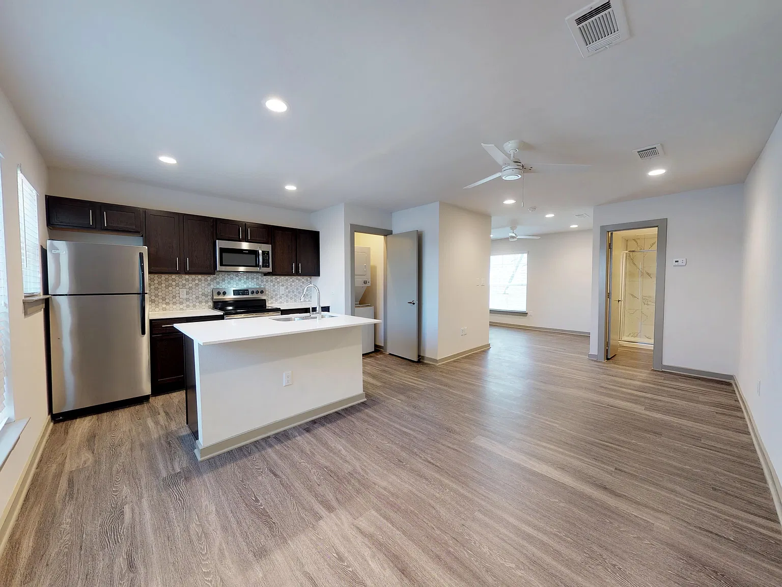 6304 Prospect Ave — Photo 2