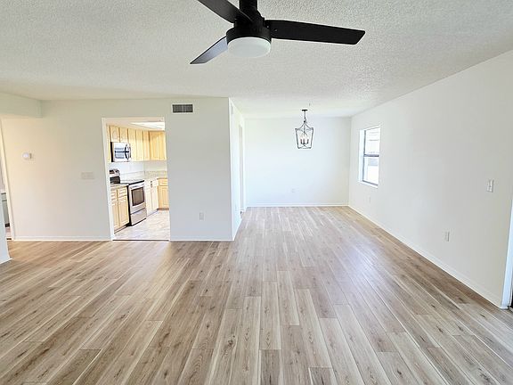 2nd image of 2443 Twin Dr