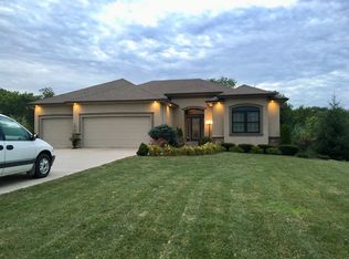 13424 Oakbrook Dr, Kearney, MO 64060