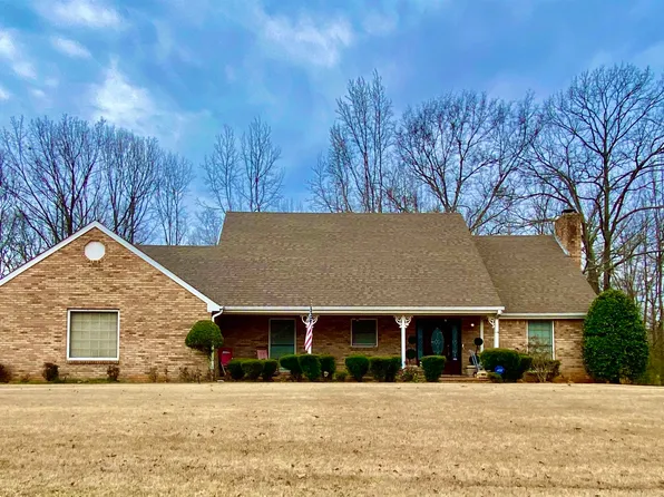 904 Warren Ave, Tuscumbia, AL 35674