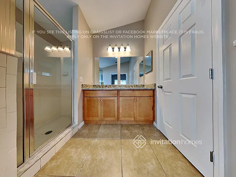 723 Berwick Dr — Photo 8