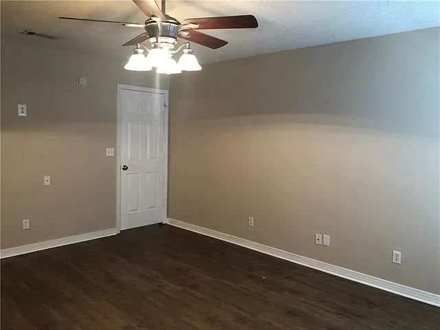 1064 Clairise Ct — Photo 18