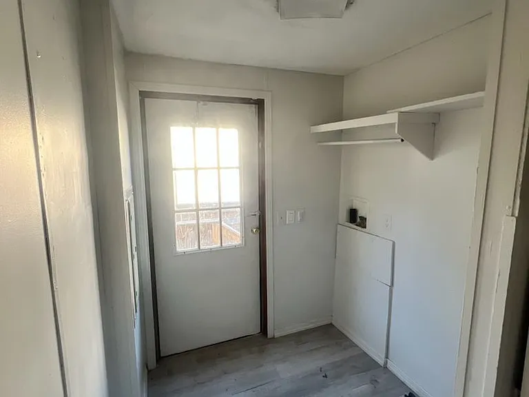 518 W Alabama Ave — Photo 2