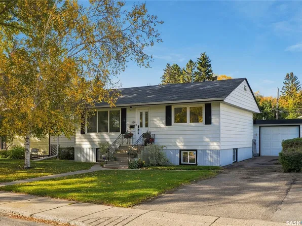 1333 M Avenue S, Saskatoon, SK S7M 2R4