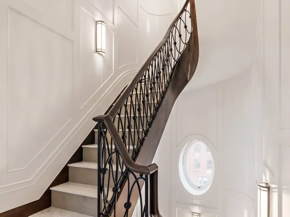 1110 Park Avenue image 17 of 25