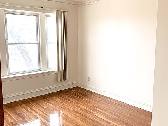 5th image of 1424 E 67th Pl #3