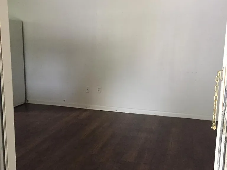 706 Blazier St — Photo 8